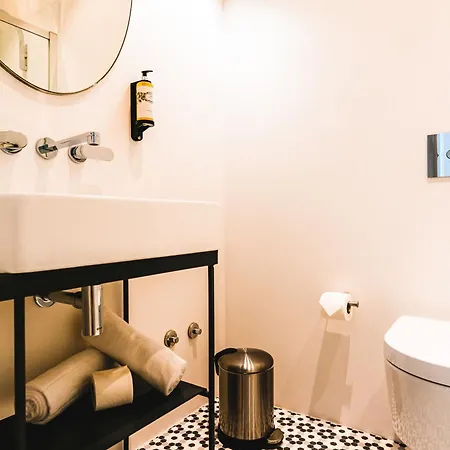 The Lift By Ridan Hotel