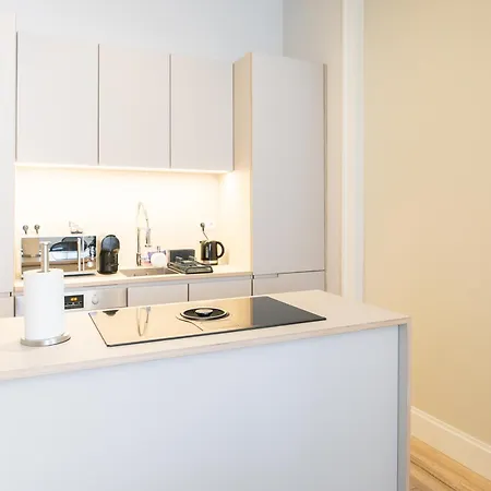 The Lift By Ridan Lissabon